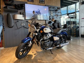 2026 Royal Enfield Super Meteor, синий, 792000 рублей, вид 5