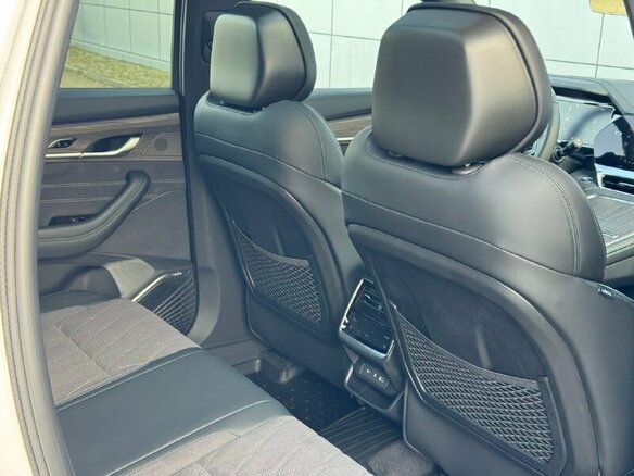 2026 Geely Monjaro I, белый, 4954990 рублей - вид 21