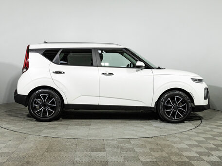 2021 Kia Soul III, белый, 1599700 рублей, вид 4