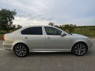 2012 Skoda Octavia II (A5) Рестайлинг, серебристый, 820000 рублей, вид 2
