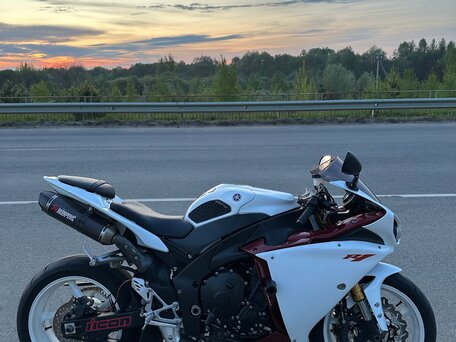2009 Yamaha YZF-R1, белый, 890000 рублей, вид 1