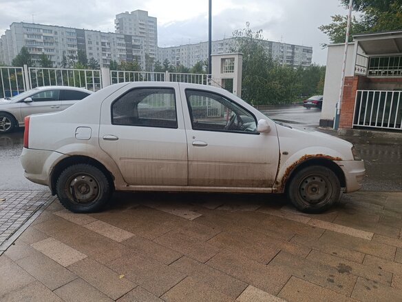 2010 Renault Logan I Рестайлинг, белый, 180000 рублей - вид 2