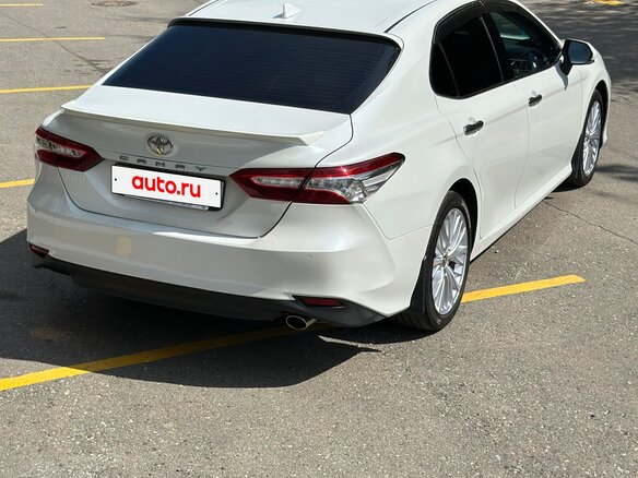 2021 Toyota Camry VIII (XV70), белый, 3050000 рублей - вид 10