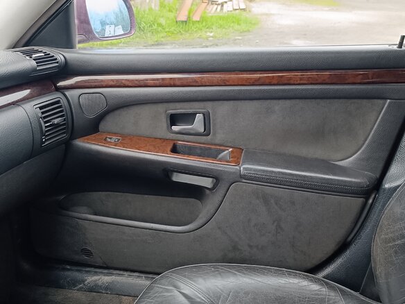 1994 Audi A8 I (D2), красный, 420000 рублей - вид 12