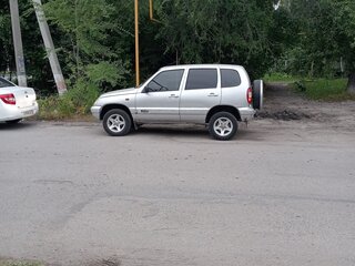 2004 Chevrolet Niva I, серебристый, 450000 рублей, вид 3