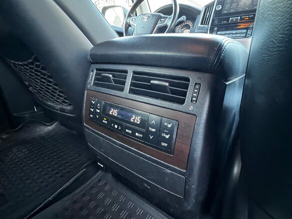 2016 Toyota Land Cruiser 200 Series Рестайлинг 2, чёрный, 6200000 рублей - вид 29