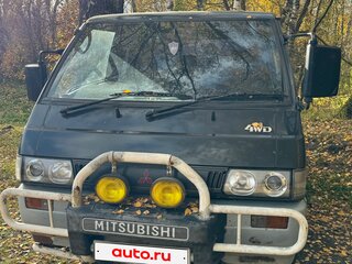 1992 Mitsubishi Delica III, синий, 690000 рублей, вид 2