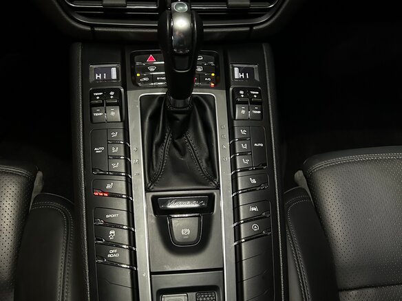 2019 Porsche Macan I Рестайлинг, зелёный, 5100000 рублей - вид 8