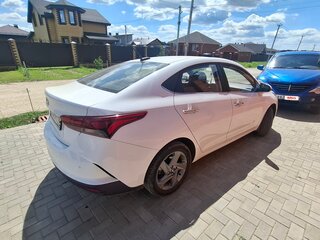 2021 Hyundai Solaris II Рестайлинг, белый, 1950000 рублей, вид 2