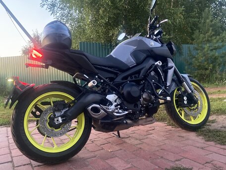 2017 Yamaha MT-09 (FZ-09), серый, 850000 рублей, вид 1