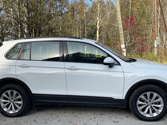 2018 Volkswagen Tiguan II, белый - вид 2