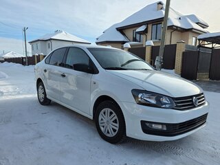 2018 Volkswagen Polo V Рестайлинг, белый, 850000 рублей, вид 4