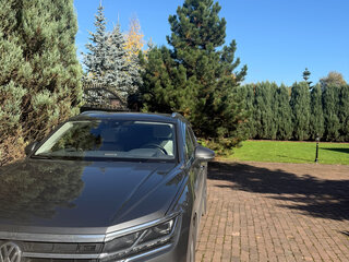 2020 Volkswagen Touareg III, серый, 6390000 рублей, вид 1
