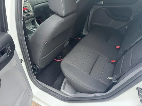 2011 Ford Focus II Рестайлинг, белый, 600000 рублей - вид 7