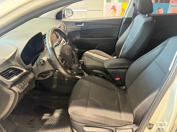 2018 Hyundai Solaris II, бежевый, 1089000 рублей - вид 6
