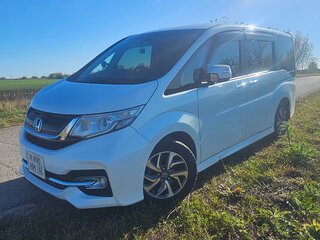 2017 Honda Stepwgn Spada V Рестайлинг, белый, 2025000 рублей, вид 2