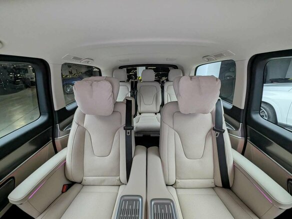 2026 Mercedes-Benz V-Класс 300 d экстра длинный III (W447) Рестайлинг 2, чёрный - вид 13