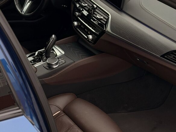 2020 BMW 5 серии 530d xDrive VII (G30/G31/G38) Рестайлинг, синий, 5000000 рублей - вид 29