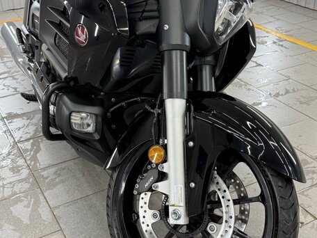 2016 Honda Valkyrie 1800, чёрный, 1500000 рублей, вид 2