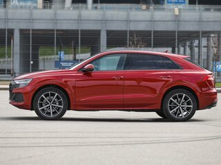 2021 Audi Q8 45 TDI I (4M), красный, 7800000 рублей, вид 5