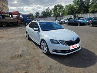 2017 Skoda Octavia III (A7) Рестайлинг, белый, 1670000 рублей, вид 1
