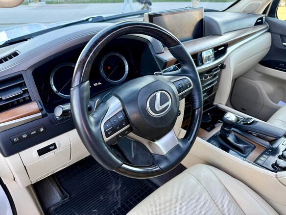 2016 Lexus LX 570 III Рестайлинг 2, белый, 7300000 рублей - вид 19