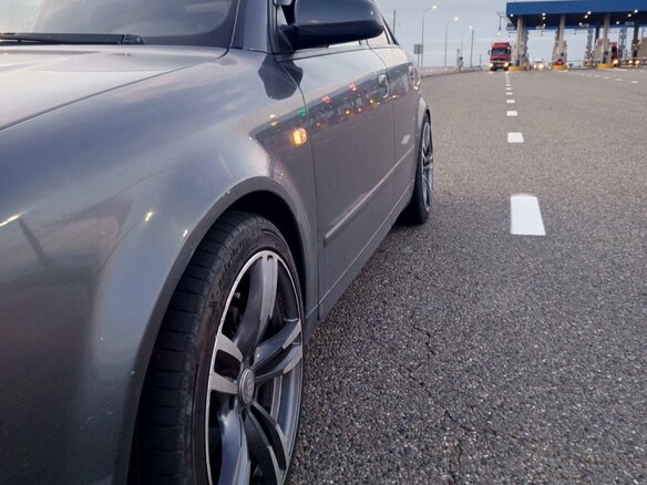 2001 Audi A4 II (B6), серый, 599000 рублей - вид 2