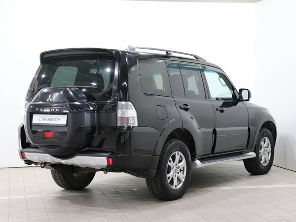 2014 Mitsubishi Pajero IV Рестайлинг 2, чёрный - вид 4