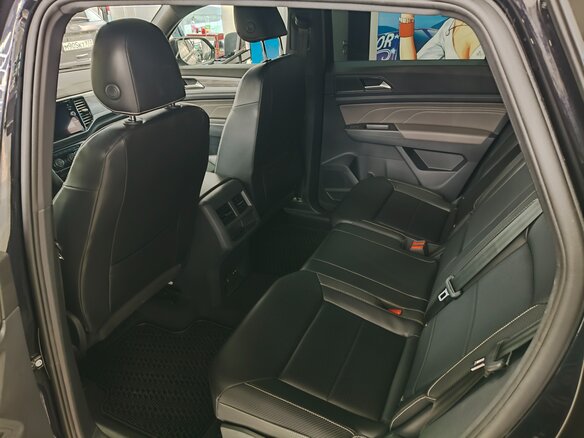 2022 Volkswagen Atlas Cross Sport I, чёрный, 3700000 рублей - вид 18