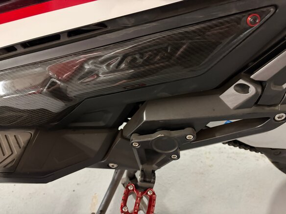 2018 Honda X-ADV, красный - вид 13