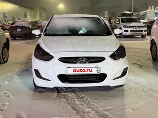 2013 Hyundai Solaris I, белый, 900000 рублей, вид 3