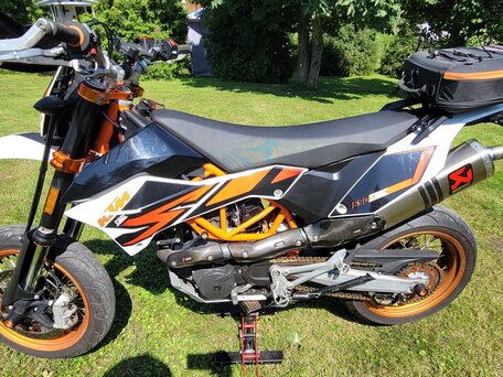 2017 KTM 690 SMC R, чёрный, 649000 рублей, вид 1