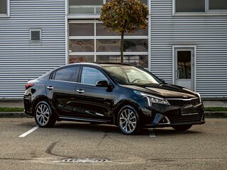 2022 Kia Rio IV Рестайлинг, чёрный, 1385000 рублей, вид 3