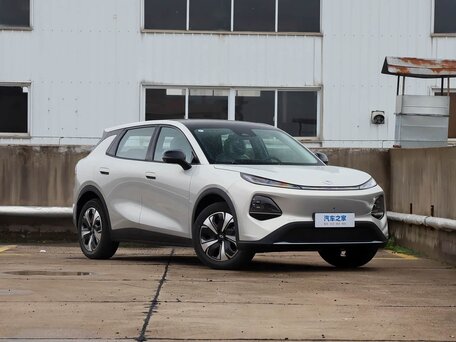 2026 Changan Qiyuan Q05 51.9 kWh II, серебристый, 2380000 рублей, вид 3