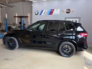 2020 BMW X5 45e IV (G05/G18), чёрный, 7150000 рублей, вид 2