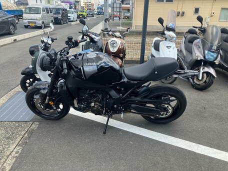 2025 Yamaha XSR900, чёрный, 1059018 рублей, вид 2