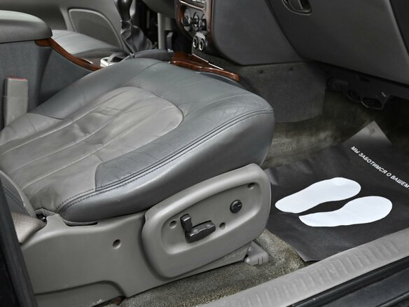 2002 GMC Envoy II (GMT360), чёрный - вид 12