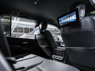 2024 Toyota Land Cruiser 300 Series, белый, 12490000 рублей, вид 2