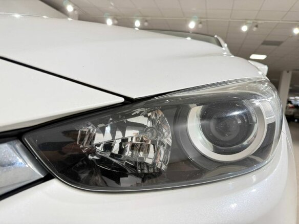 2018 Mazda 3 III (BM) Рестайлинг, белый, 1510000 рублей - вид 19