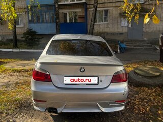 2004 BMW 5 серии 520i V (E60/E61), серебристый, 880000 рублей, вид 3