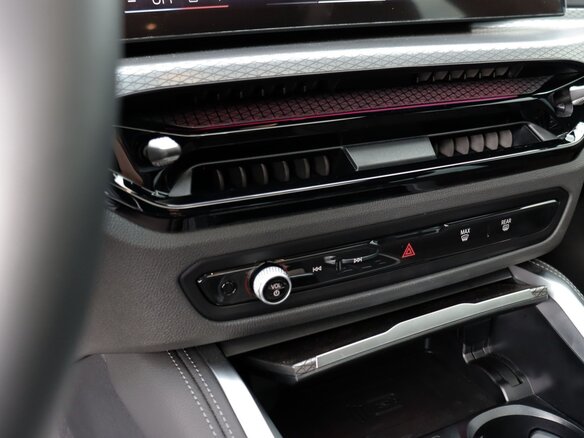 2025 BMW 4 серии 420i G22, G23, G26 Рестайлинг, чёрный - вид 29
