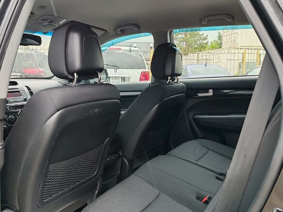 2017 Kia Sorento II Рестайлинг, чёрный, 1999000 рублей - вид 9