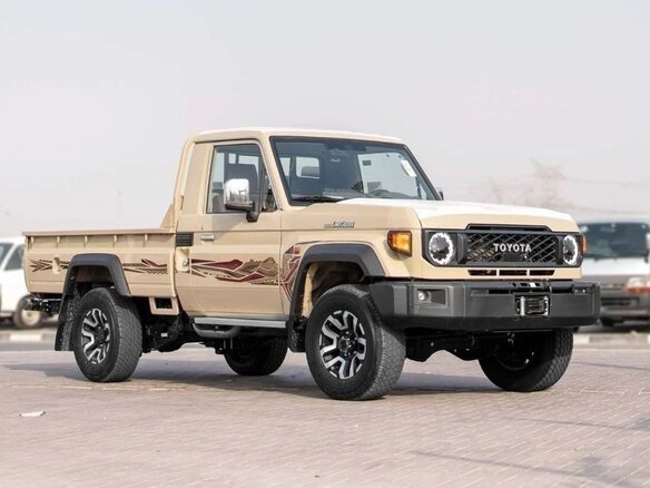 2025 Toyota Land Cruiser 79 70 Series Рестайлинг 2, бежевый, 6858000 рублей