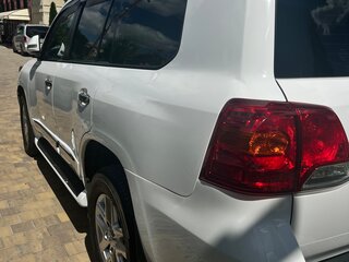 2012 Toyota Land Cruiser 200 Series Рестайлинг 1, белый, 3500000 рублей, вид 4