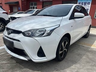 2022 Toyota Yaris IV, белый, 1350000 рублей, вид 5