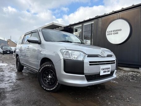 2023 Toyota Probox I Рестайлинг, серебристый, 1070000 рублей, вид 1