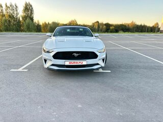 2022 Ford Mustang VI Рестайлинг, белый, 2100000 рублей, вид 2