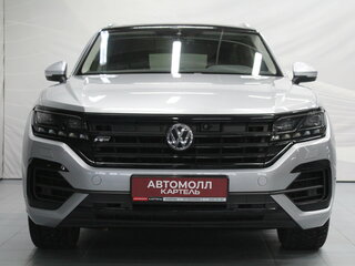 2018 Volkswagen Touareg III, серебристый, 3799000 рублей, вид 5