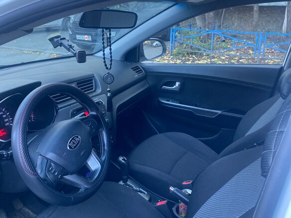 2014 Kia Rio 4-speed III, белый - вид 4