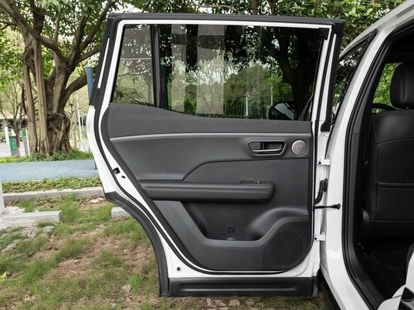2026 Toyota bZ3X 58.3 kWh, серебристый, 2789000 рублей - вид 11